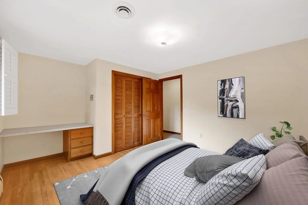 Photo of 8 Fox Hill Dr
