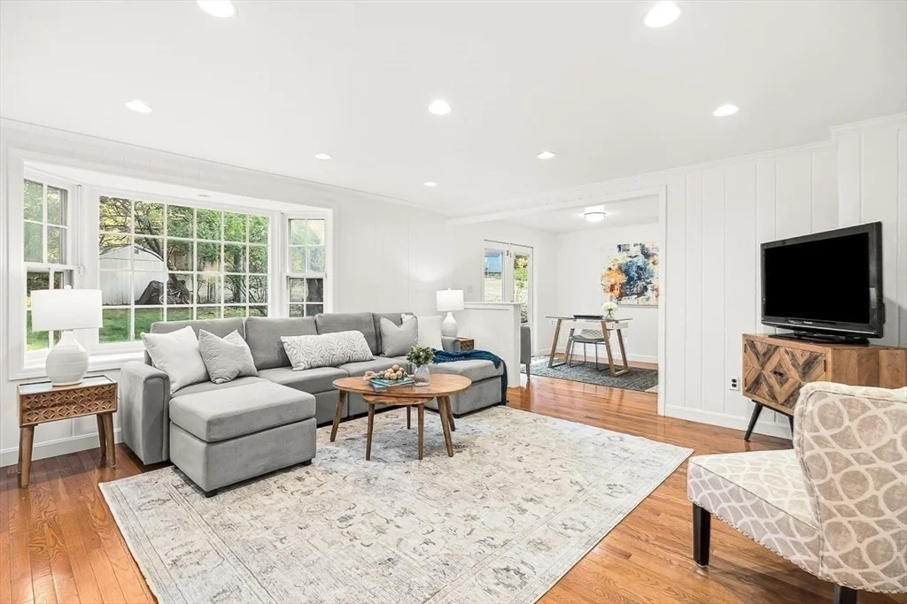 Photo of 7 Haven Ln