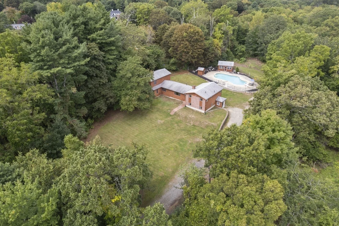 Photo of 444 Clapboardtree Street