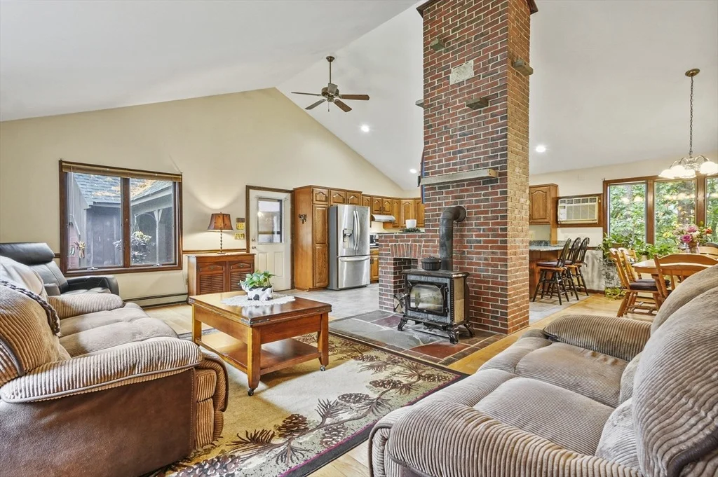 Photo of 28 Beacon Street