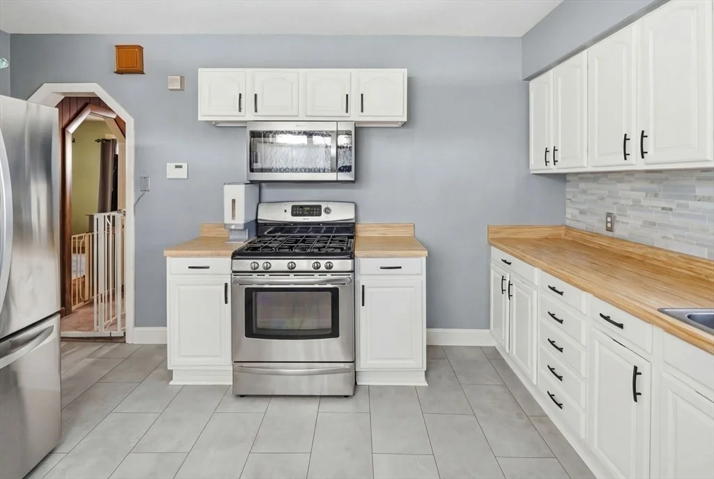 Photo of 83 4th Ave