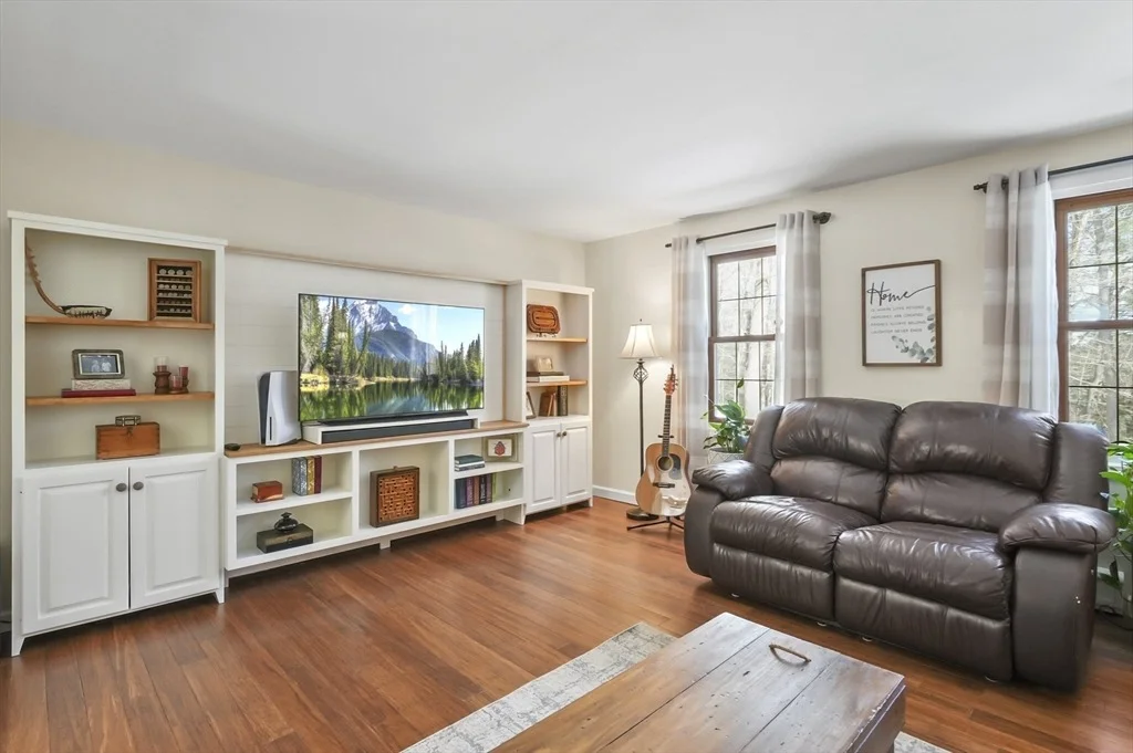 Photo of 3 Mount Jefferson Rd