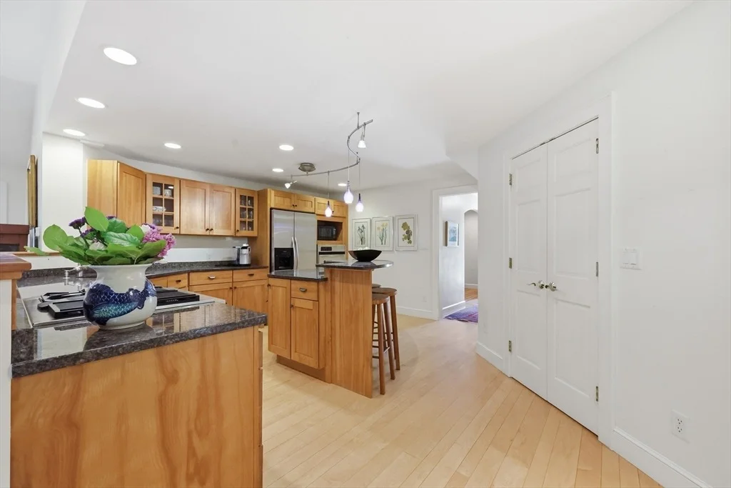 Photo of 77 Pleasantview Avenue