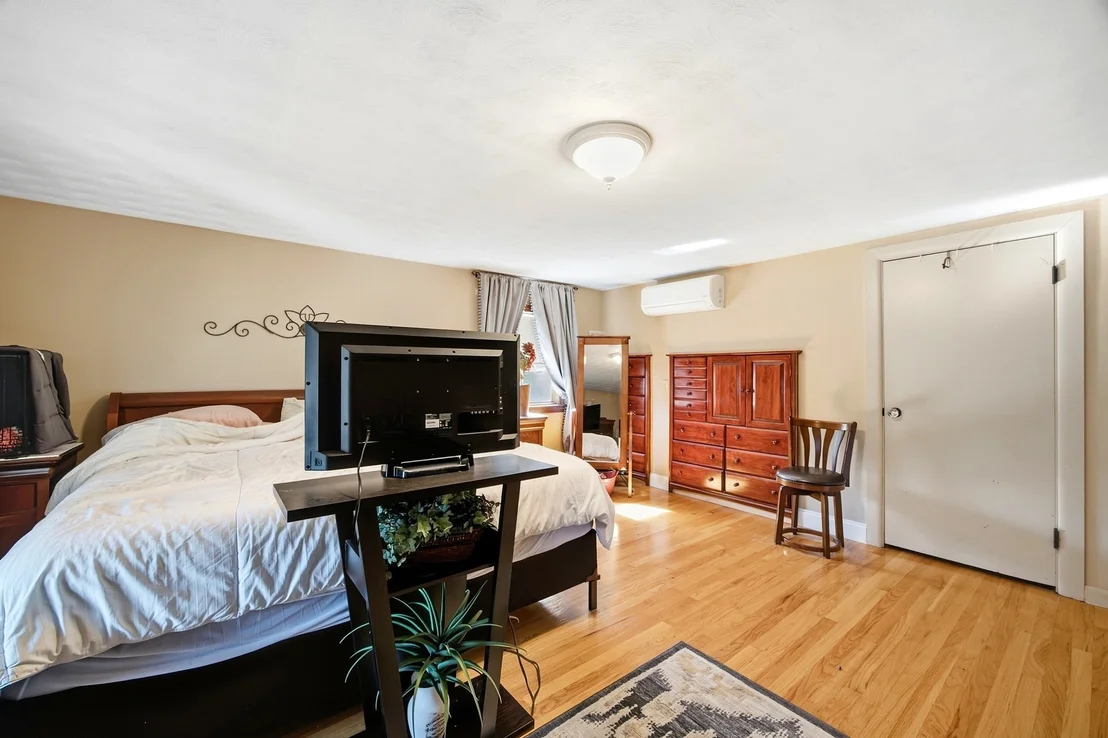 Photo of 27 Palmer Ave