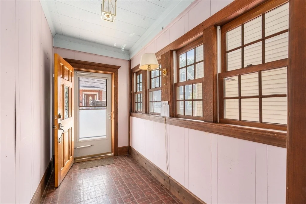 Photo of 31 Everett Ave
