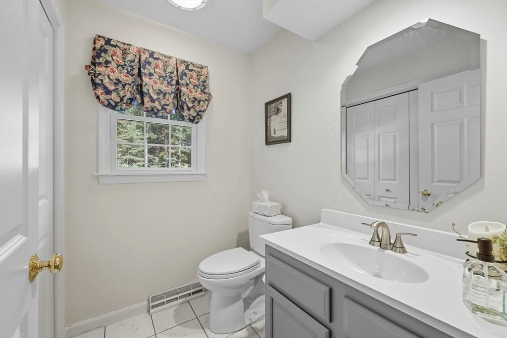 Photo of 20 Great Brook Dr