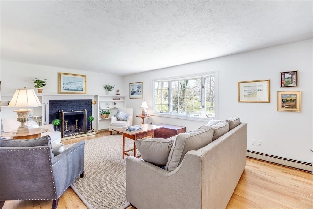 Photo of 40 Marshview Circle