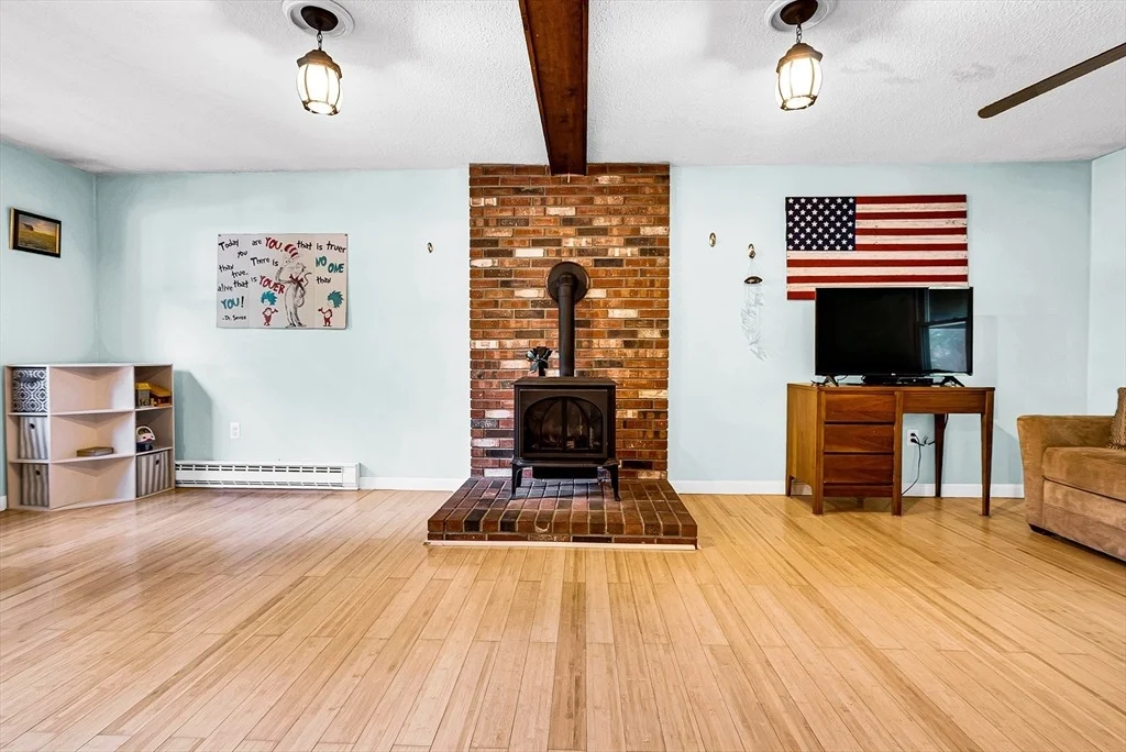 Photo of 102 Lower Gore Rd