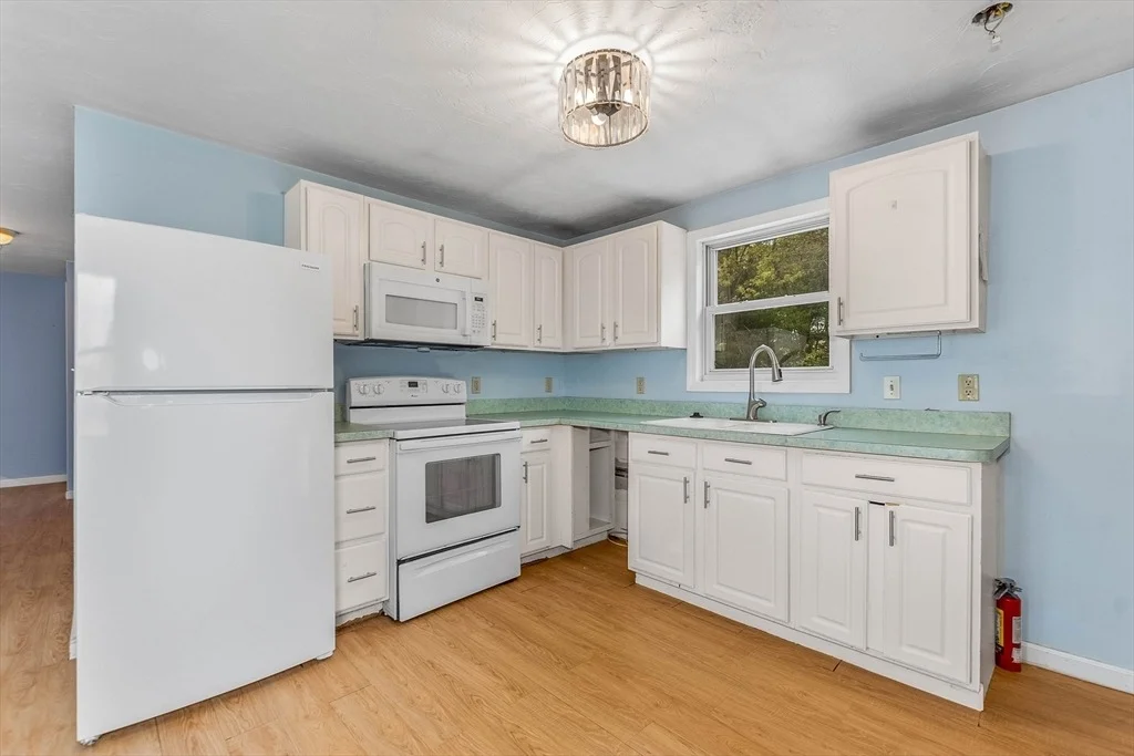 Photo of 137 Eleanor Dr