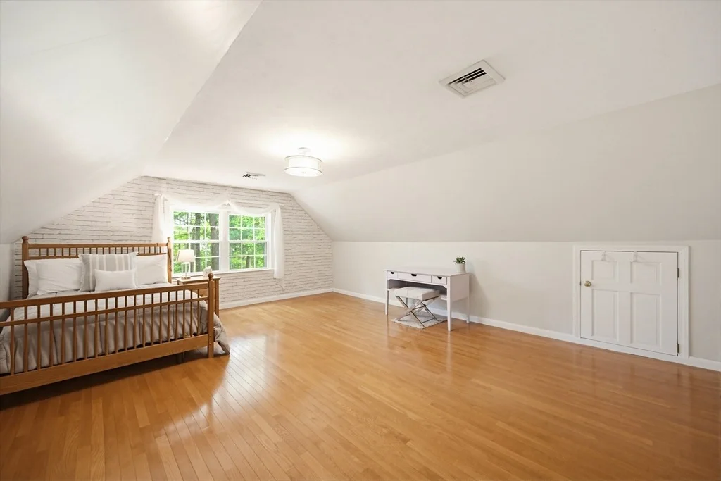 Photo of 77 Oxbow Dr