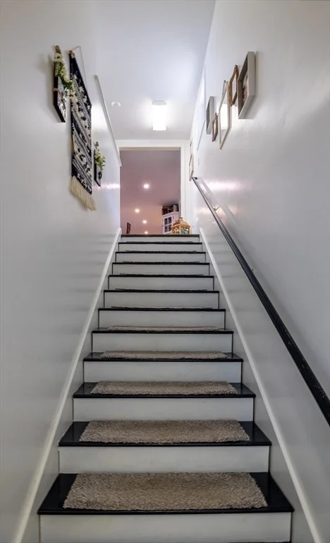Photo of 213 Pomfret