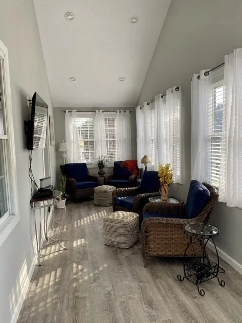 Photo of 42 Colonial Rd