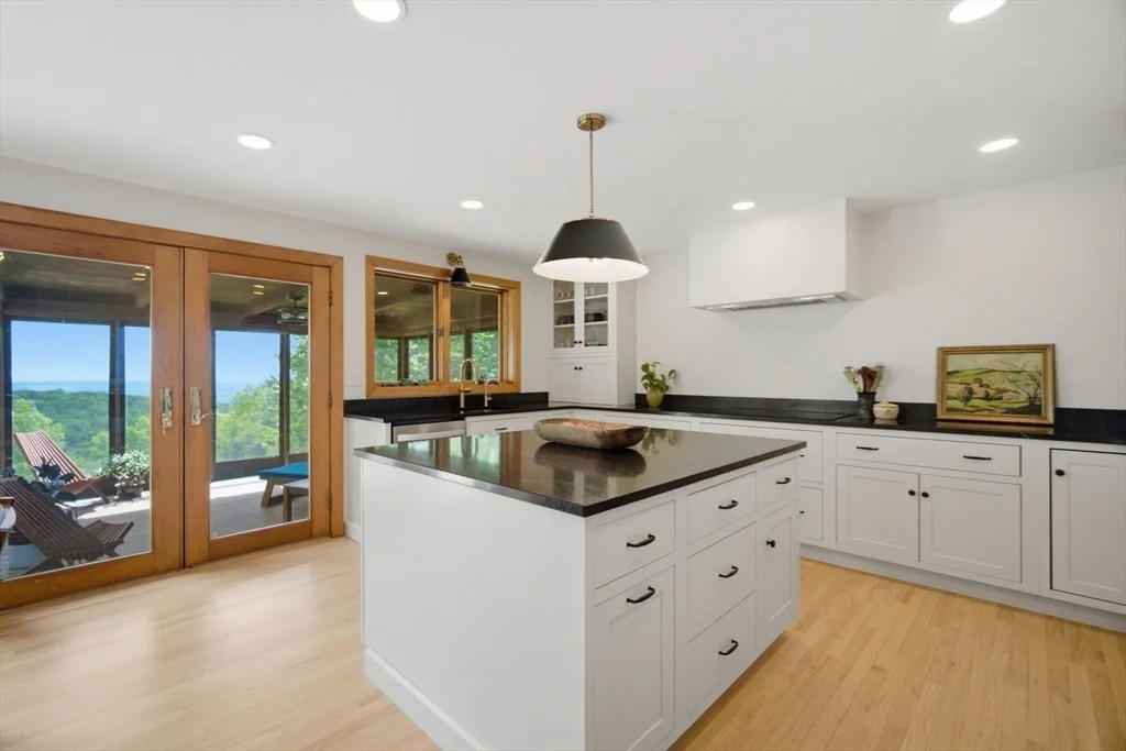 Photo of 48 Birch Bluff Rd