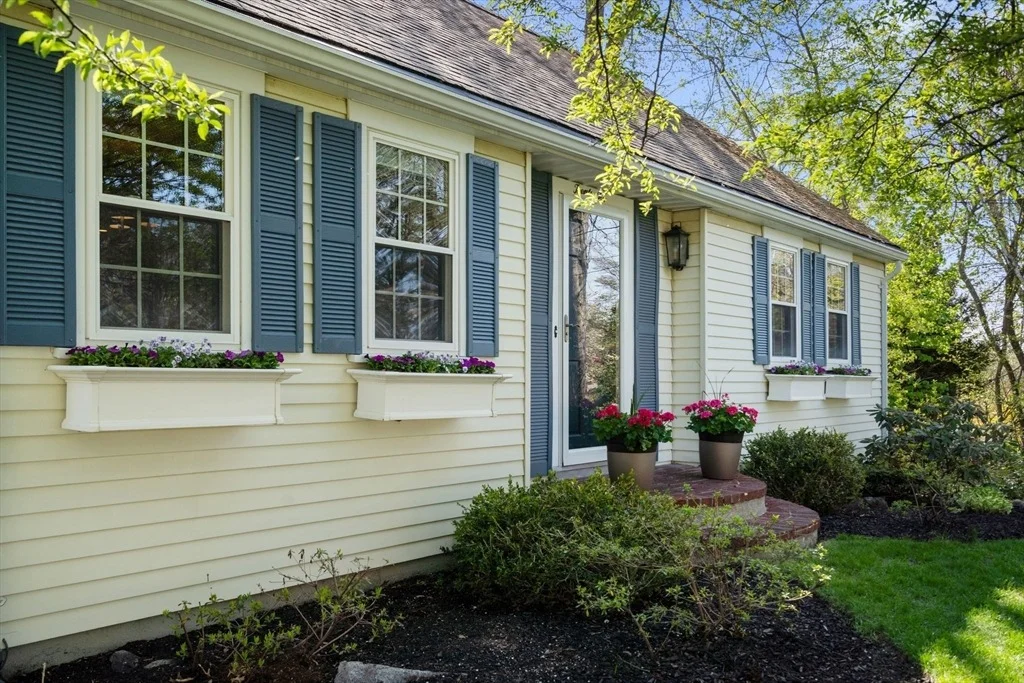 Photo of 22 Crest Rd