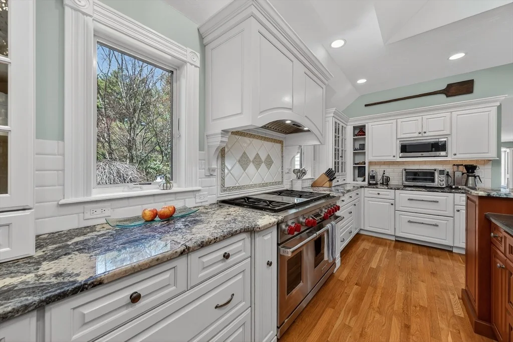 Photo of 37 Mast Hill Rd