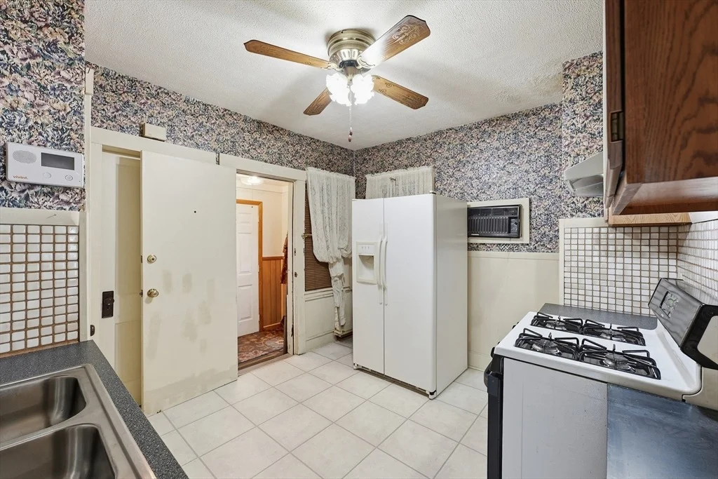Photo of 136 Maynard St
