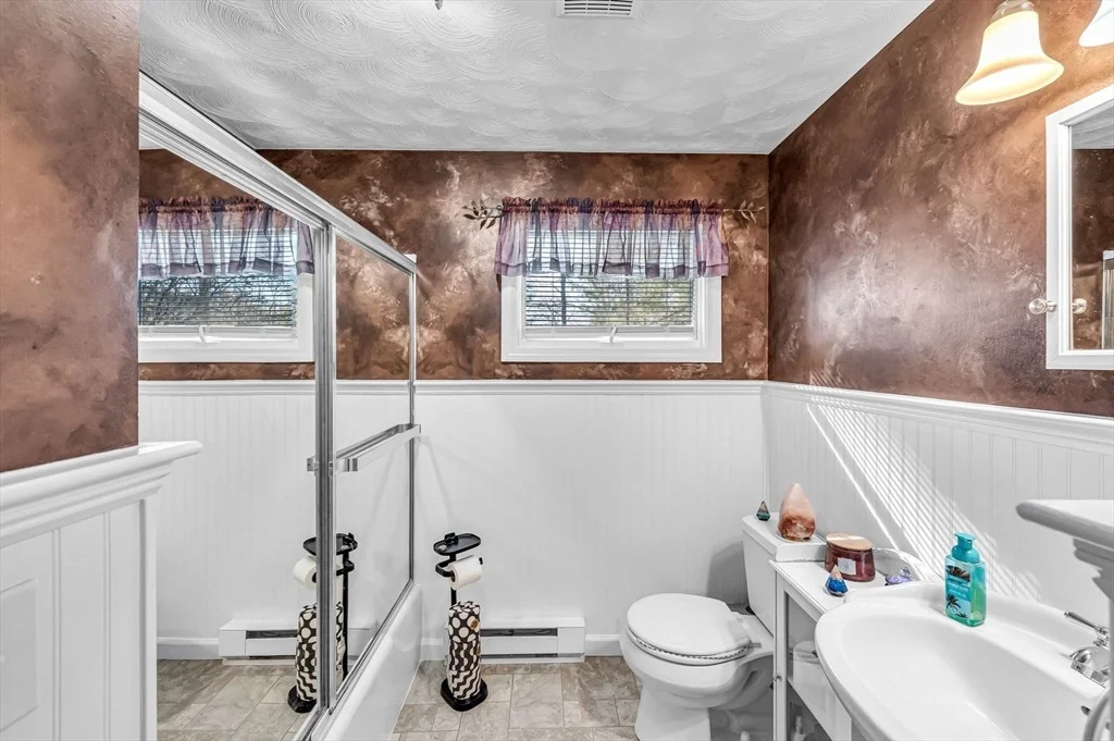Photo of 236 Glenoak Drive