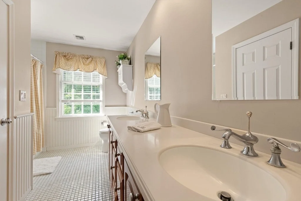 Photo of 28 Thompson Dr