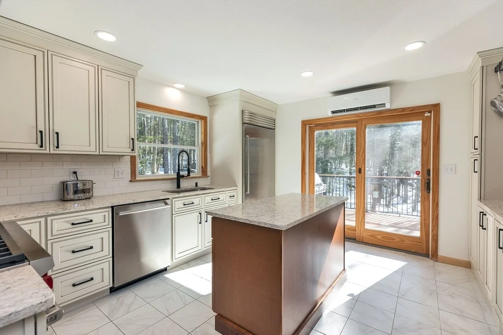 Photo of 44 Lakeview Drive