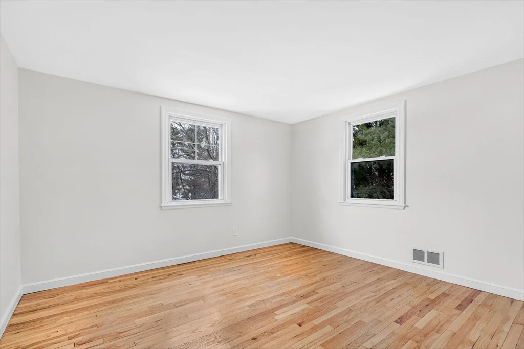 Photo of 4 Retrop Rd