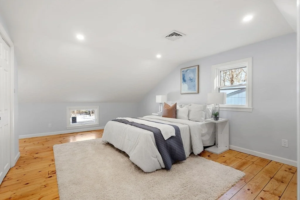 Photo of 378 Linebrook Road
