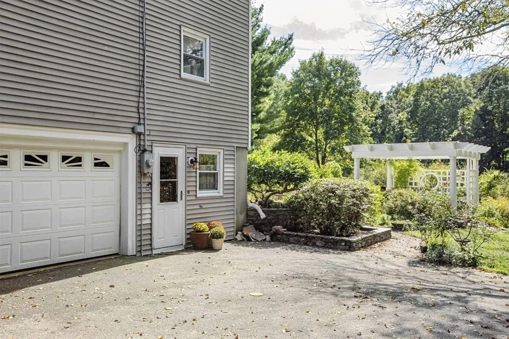 Photo of 239 Maple St