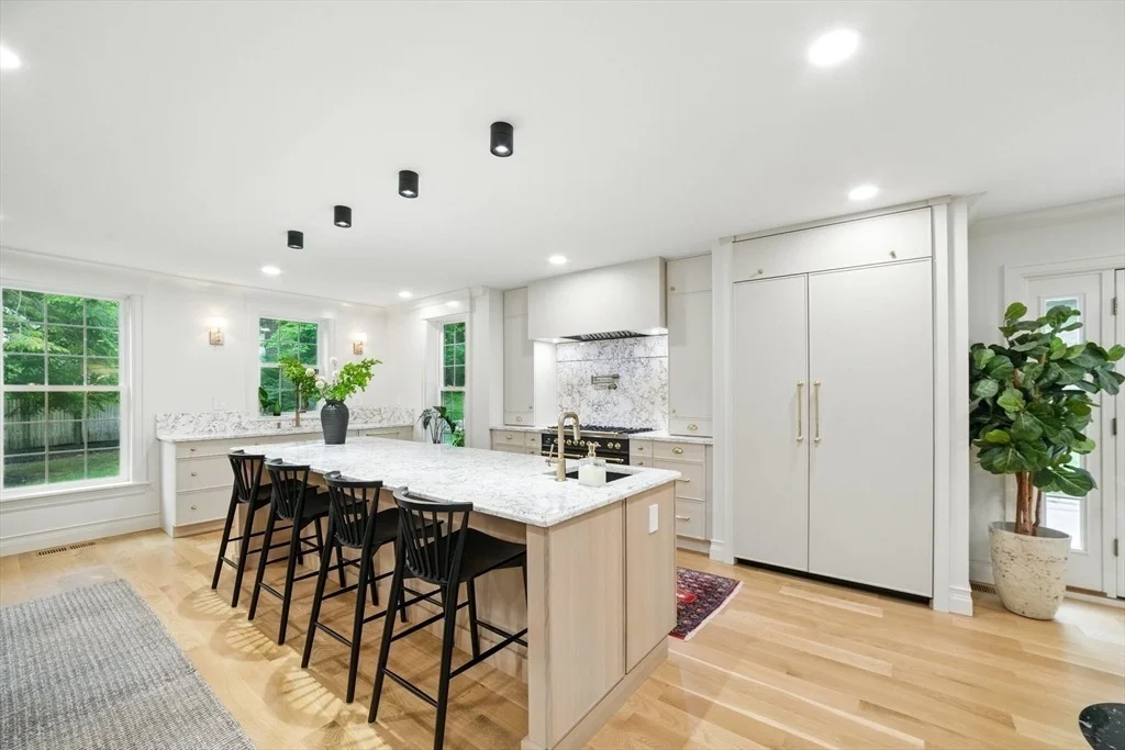 Photo of 98 Great Plain Ave