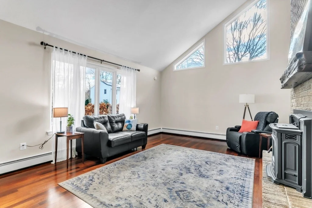 Photo of 11 Bonair Dr