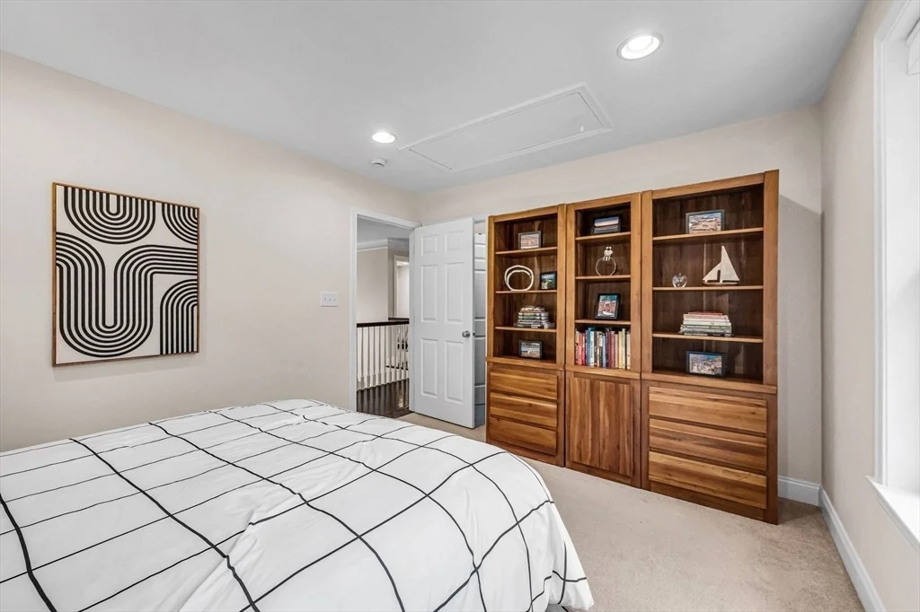 Photo of 16 York Cir