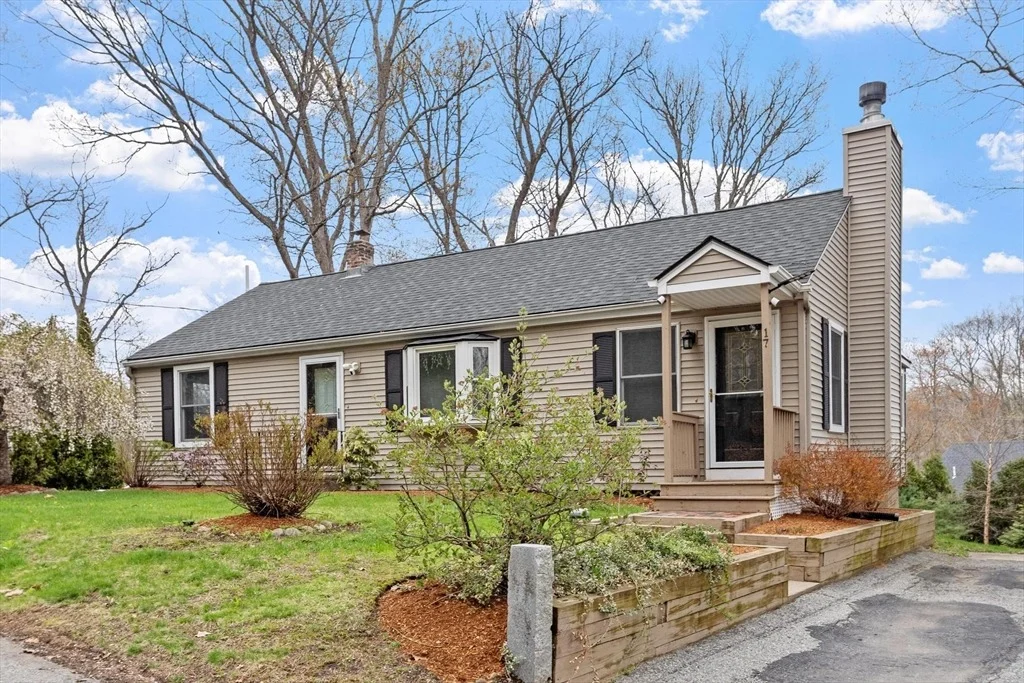 Photo of 17 Ledgewood Dr.