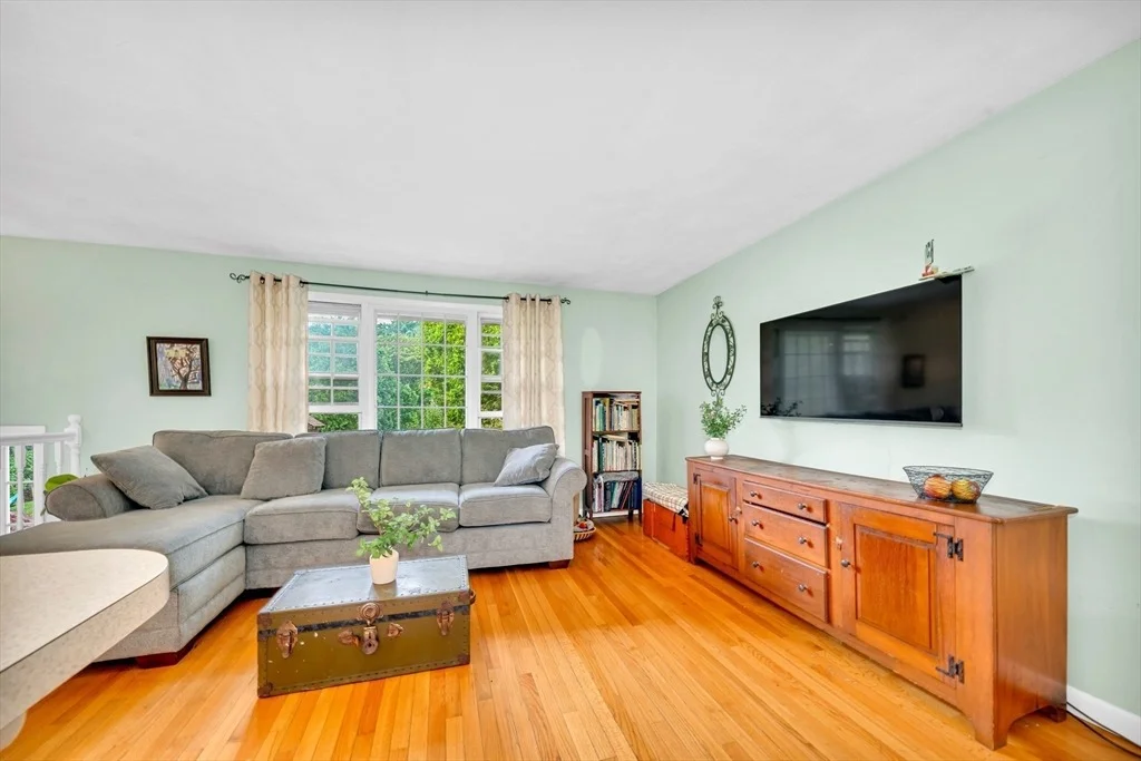 Photo of 1 Howe St