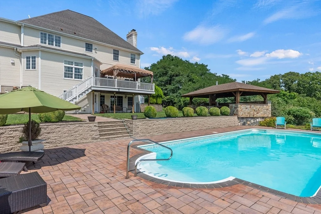 Photo of 385 Scott Rd