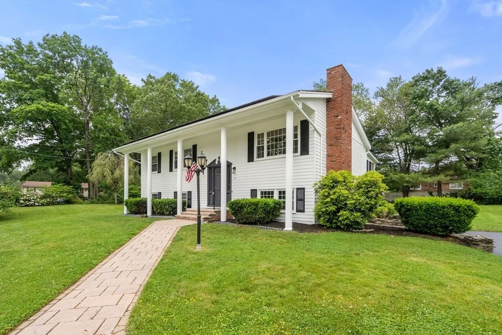 Photo of 7 Kennedy Dr