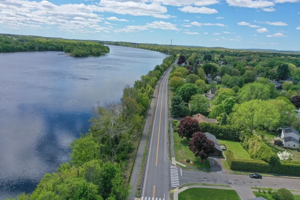 Photo of 629 River Road