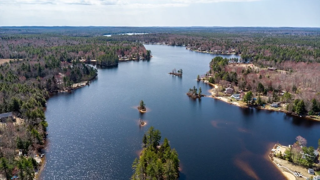 Photo of 74 Lakeshore Dr