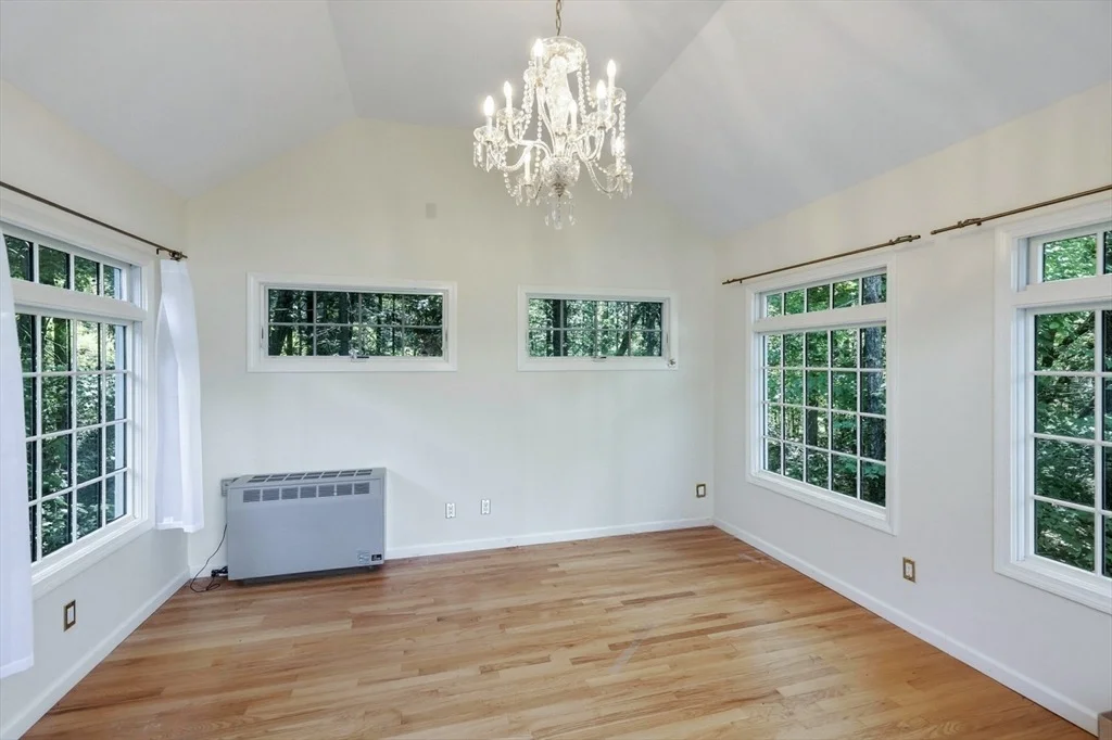 Photo of 10 Cortland Dr