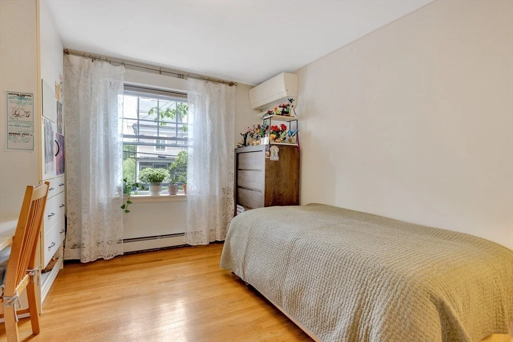 Photo of Unit 1 at 8 Colbourne Crescent