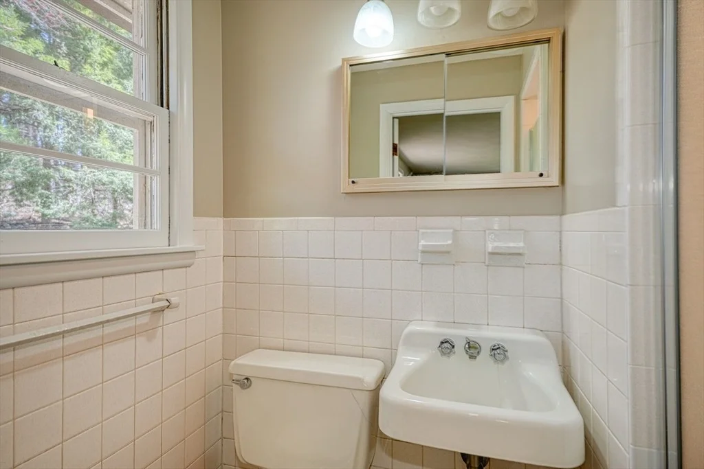 Photo of 49 Lanewood Ave