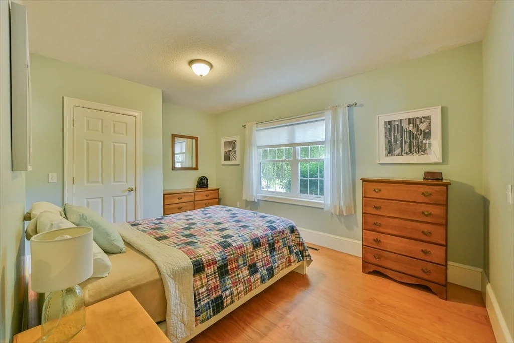 Photo of 261 Thompson Road