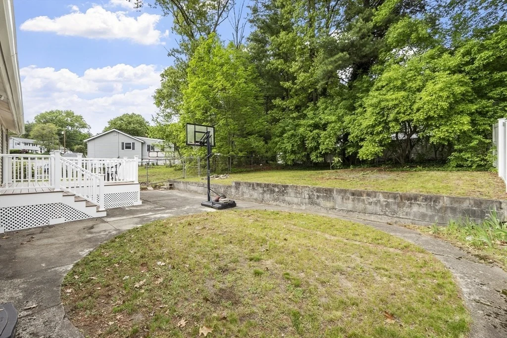 Photo of 27 Dexter Ave