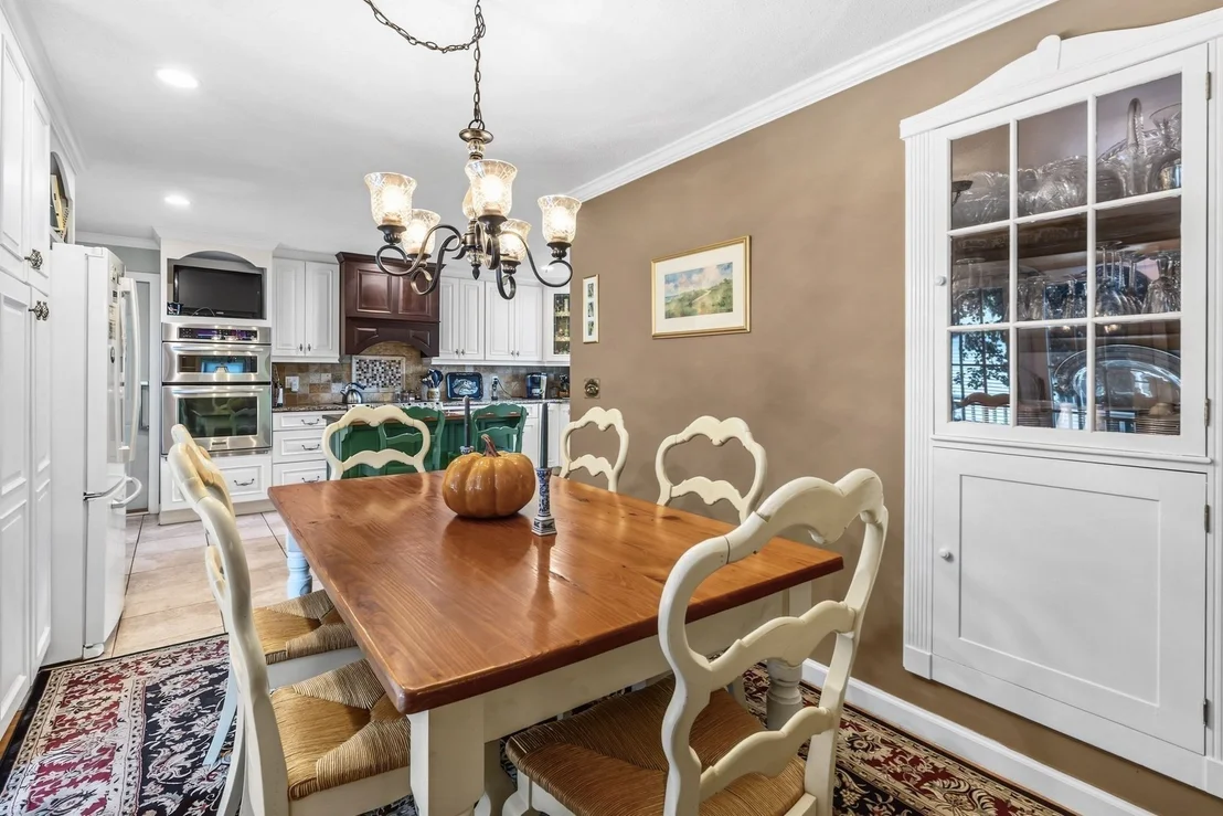 Photo of 207 Loudville Road