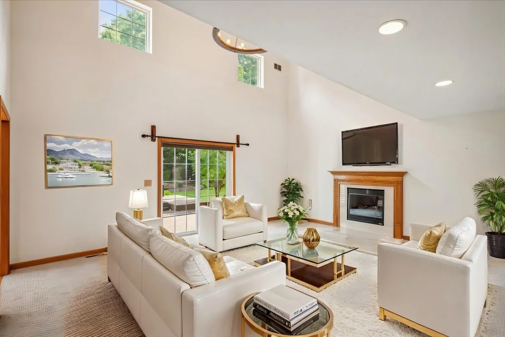 Photo of 77 Cheryl Cir