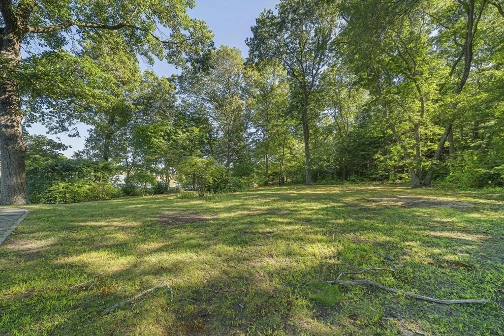 Photo of 110 Damon's Point Road