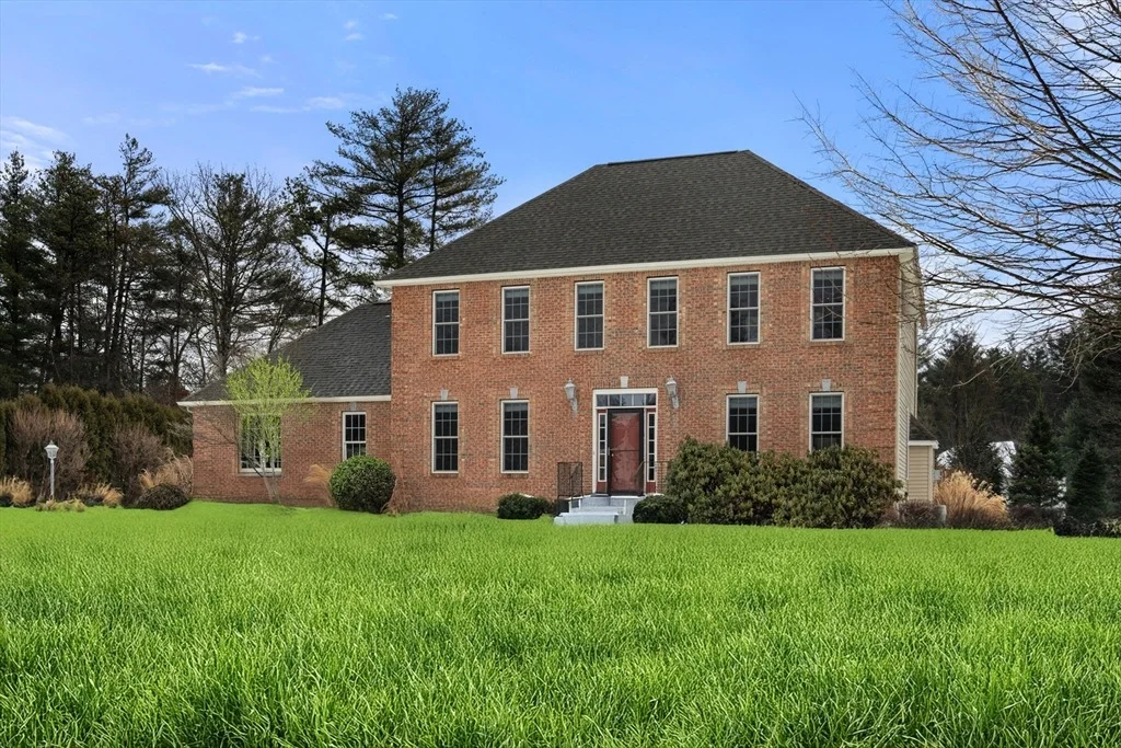 Photo of 18 Lexington Cir