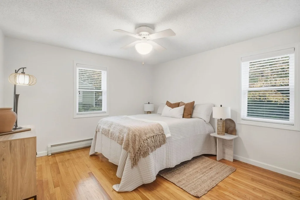 Photo of 221 Glenoak Dr