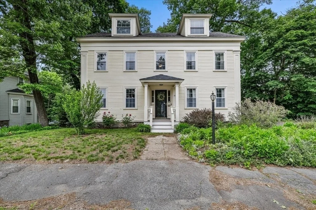 Photo of 10 Summit Ave