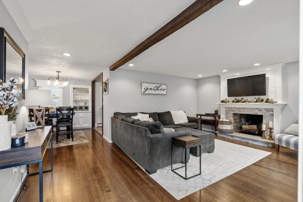 Photo of 12 Crescent Dr