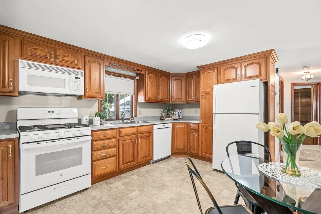 Photo of 12 Leo Ave