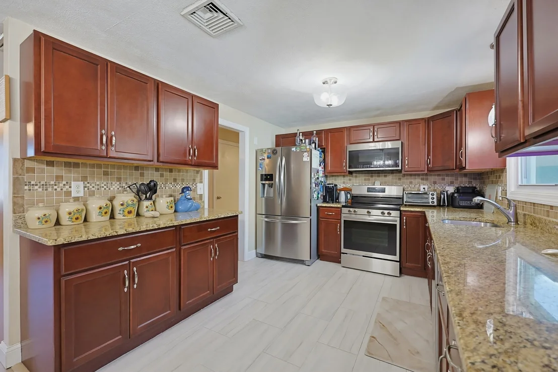 Photo of 39 Candy Ln