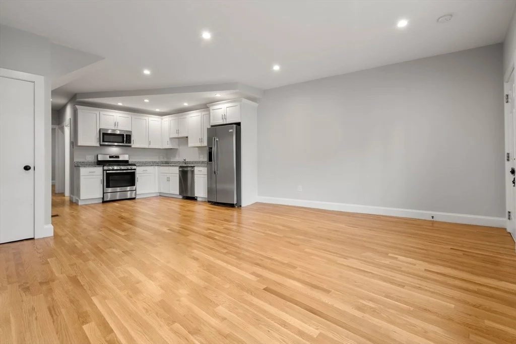 Photo of Unit A at 129 Sutherland Road